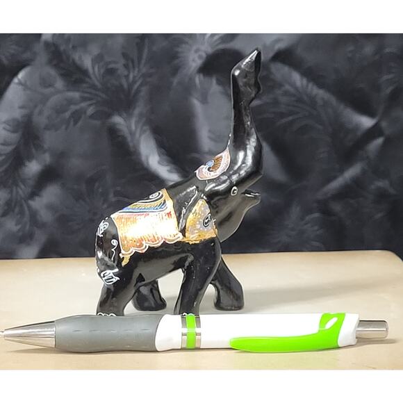 Elephant Black Lacquered Trunk Up. Collectable; Small;  Hand Painted Designs - Picture 3 of 12